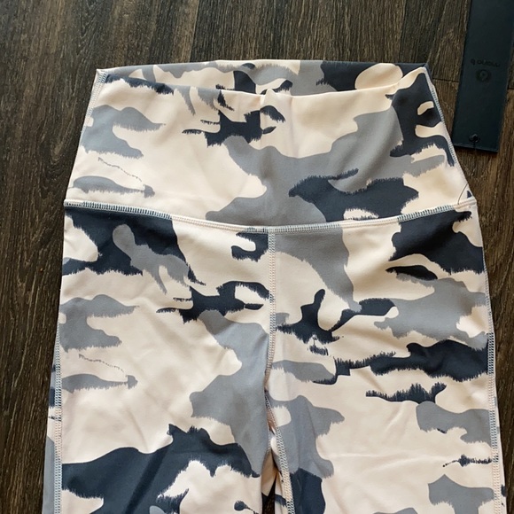 Army Print Workout Leggings - Picture 3 of 5
